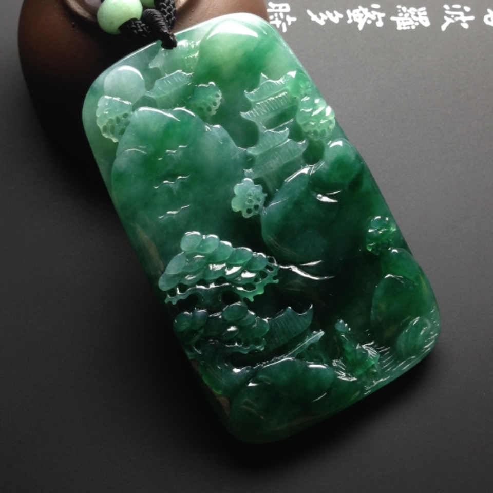 （超值推荐）糯冰种带翠山水牌挂件