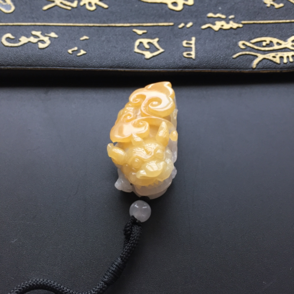 糯冰种黄翡翡翠貔貅挂件