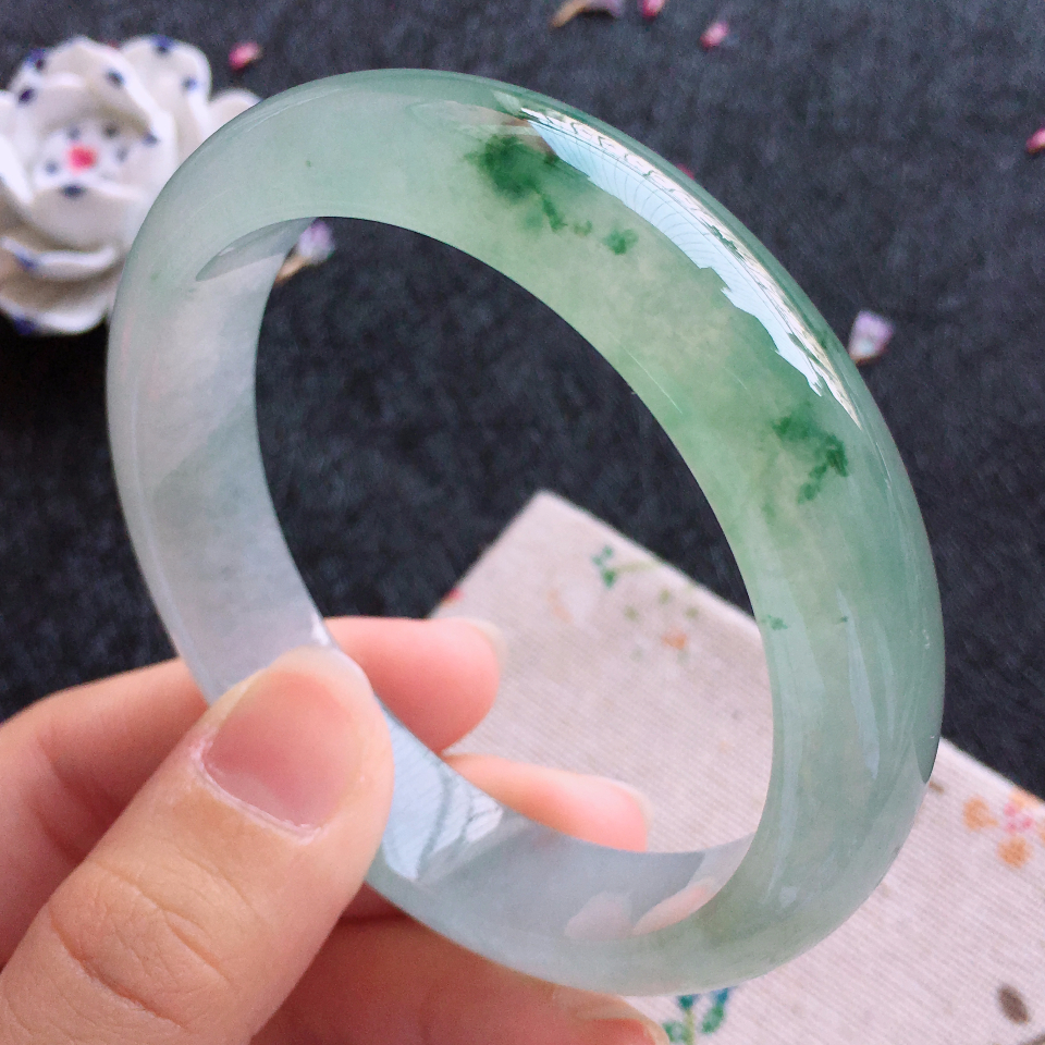 翡翠冰种飘花宽边手镯（58.9mm）