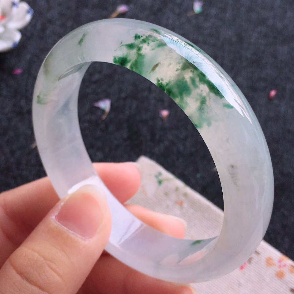 翡翠冰种飘花宽边手镯（56.8mm）