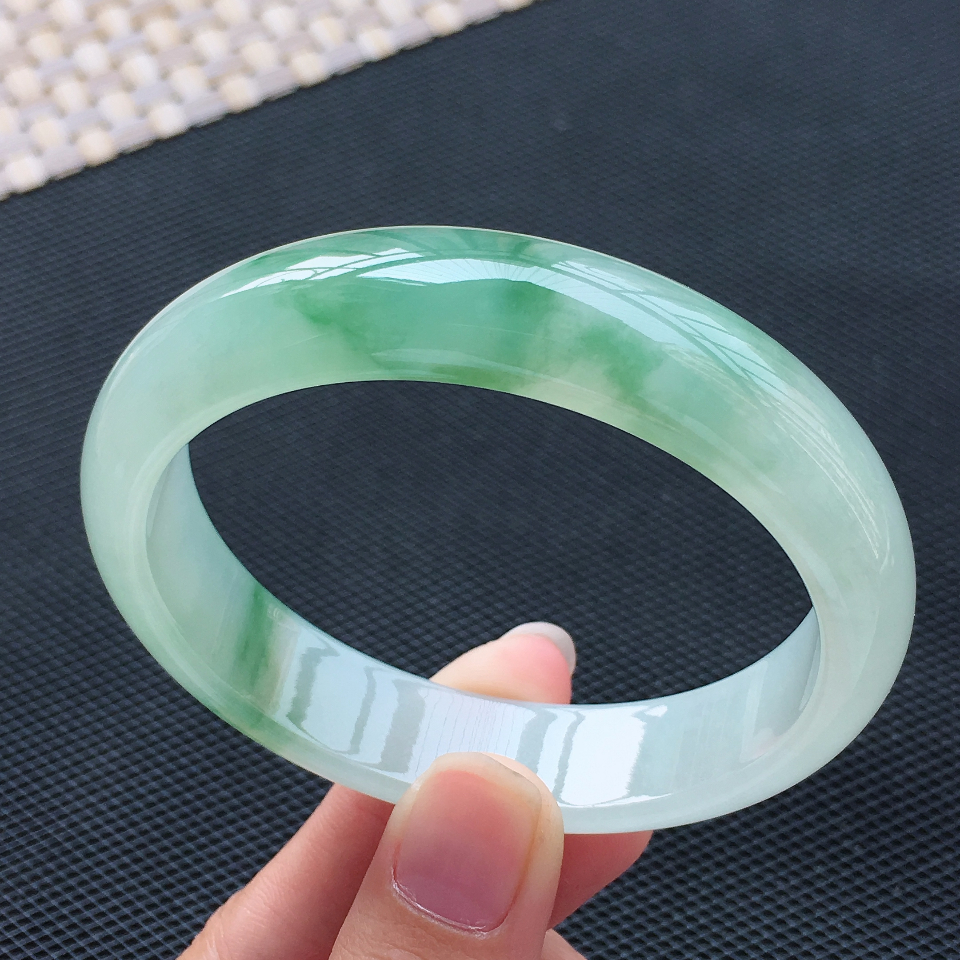 翡翠糯冰种飘花正装手镯（57.1mm）