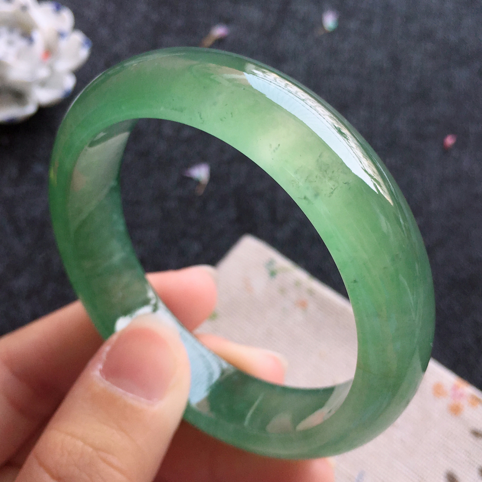 翡翠冰种绿晴水宽边手镯（54.6mm）