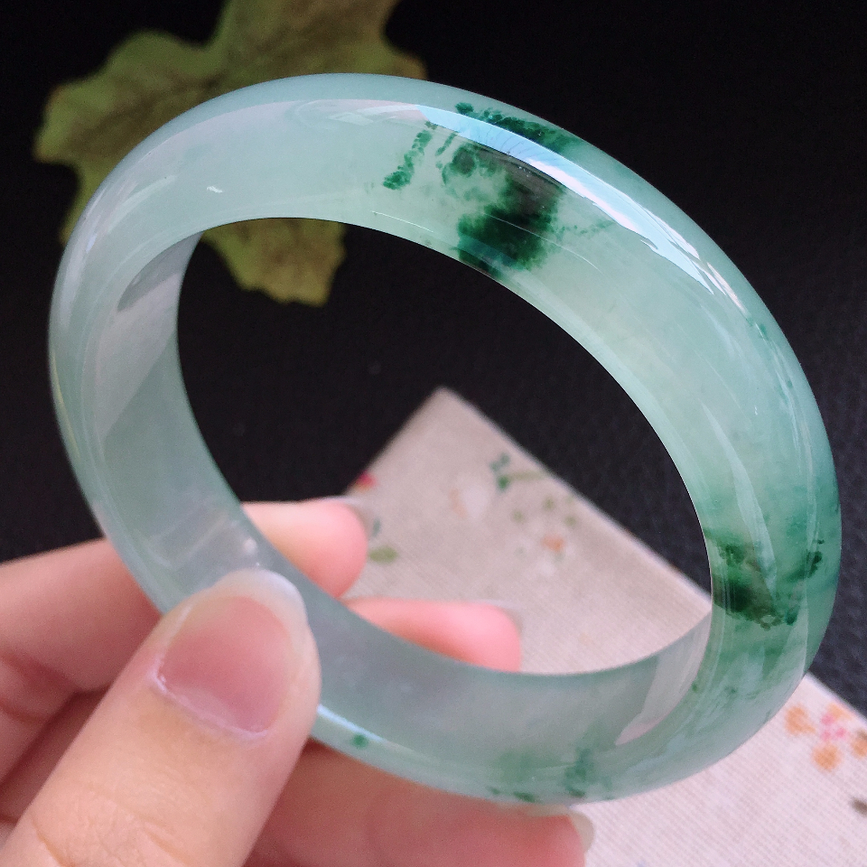 翡翠冰种飘花宽边手镯（57.1mm）