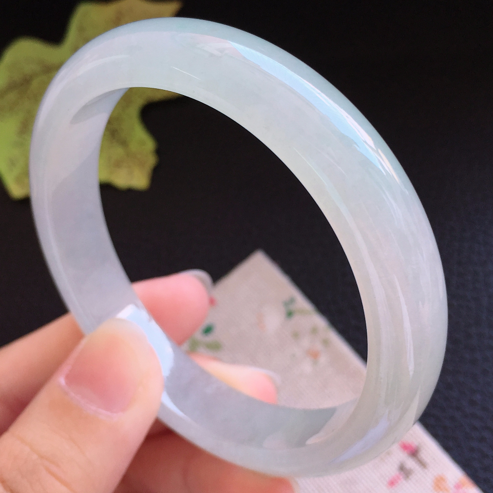 翡翠糯冰种晴水宽边手镯（57.mm）