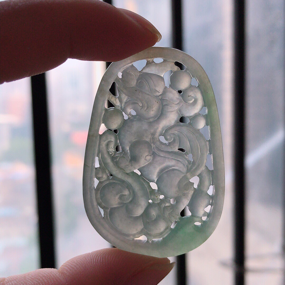 翡翠糯冰种晴水招财麒麟吊坠