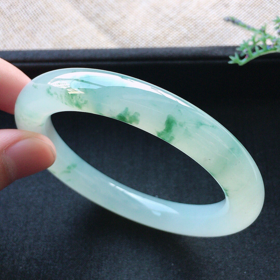 冰种飘花A货翡翠手镯（55.6MM）