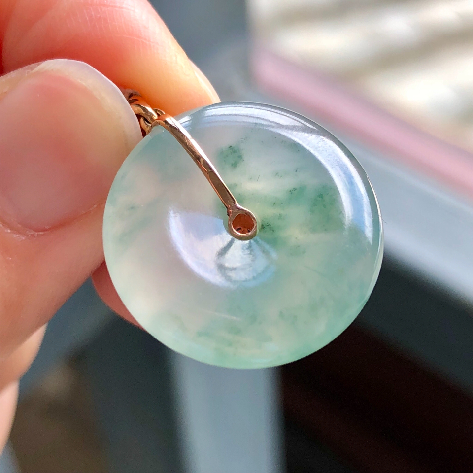 镶玫瑰金冰种飘花翡翠平安扣胸坠