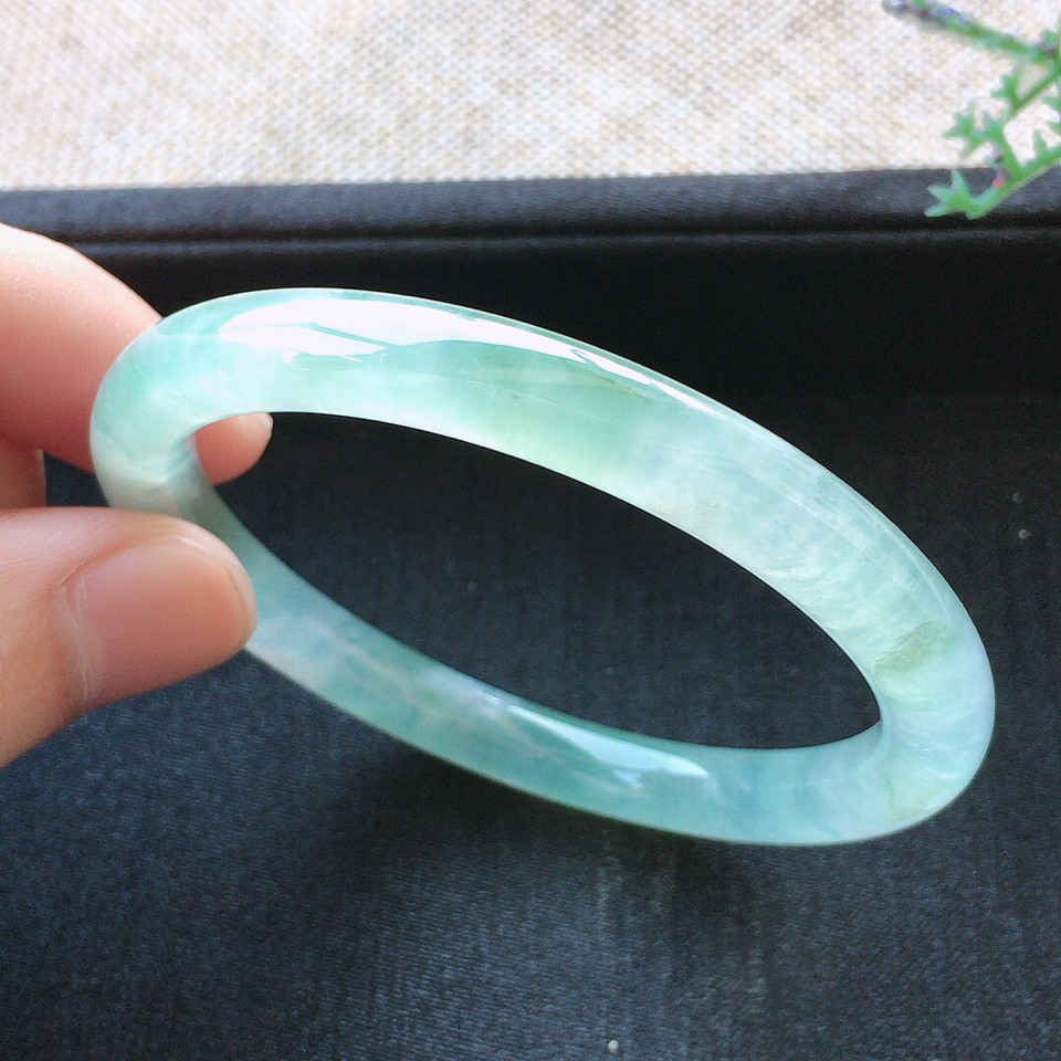 冰种晴水翡翠手镯