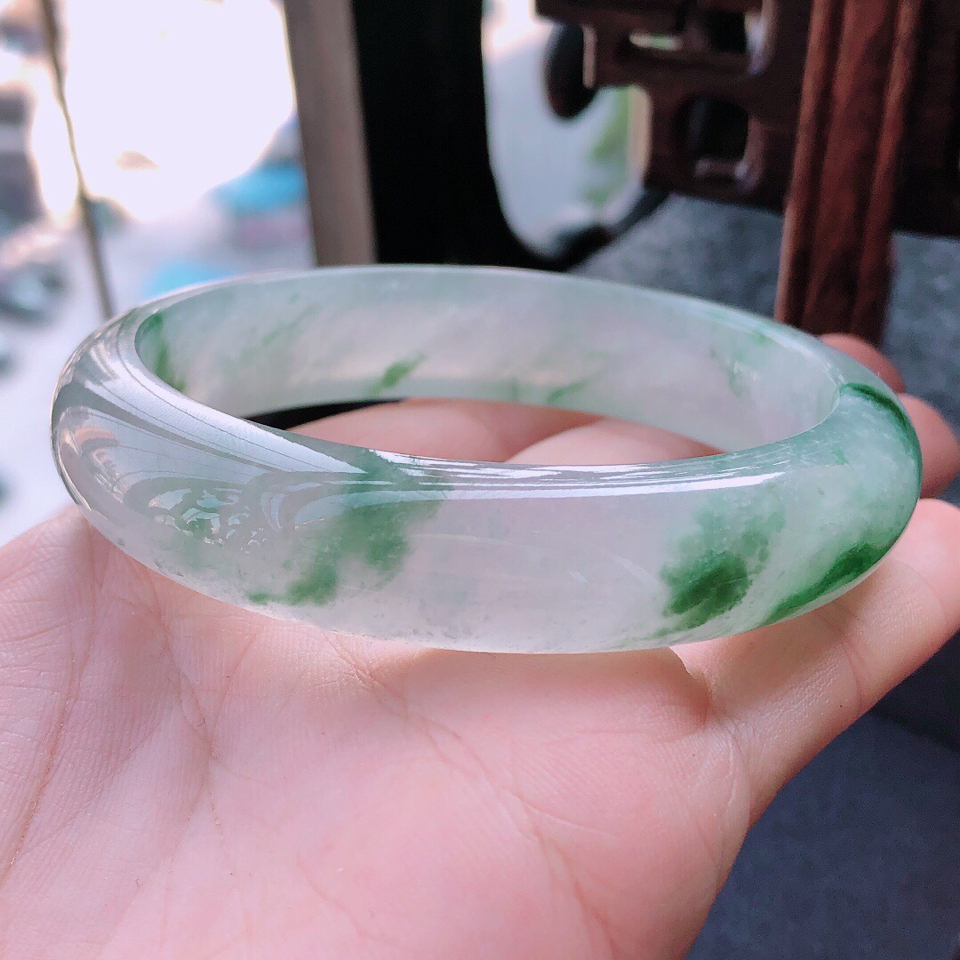 翡翠冰种飘花宽边手镯58.2mm
