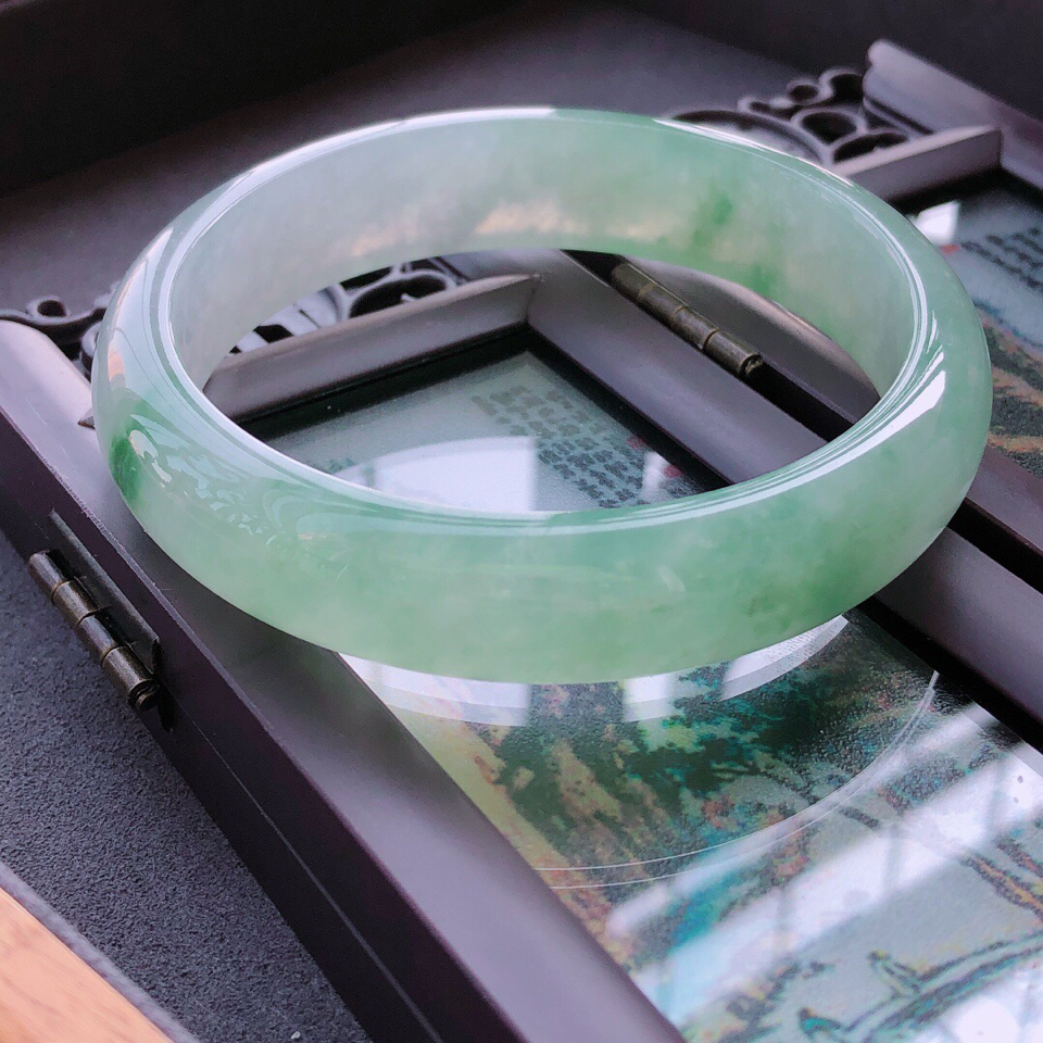 翡翠冰糯种飘花宽边手镯58.6mm
