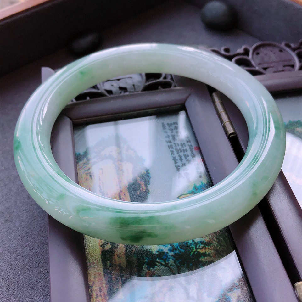 翡翠细糯种飘花圆条手镯60mm