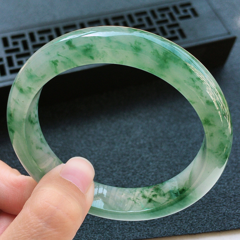 糯冰种飘花正装手镯57mm