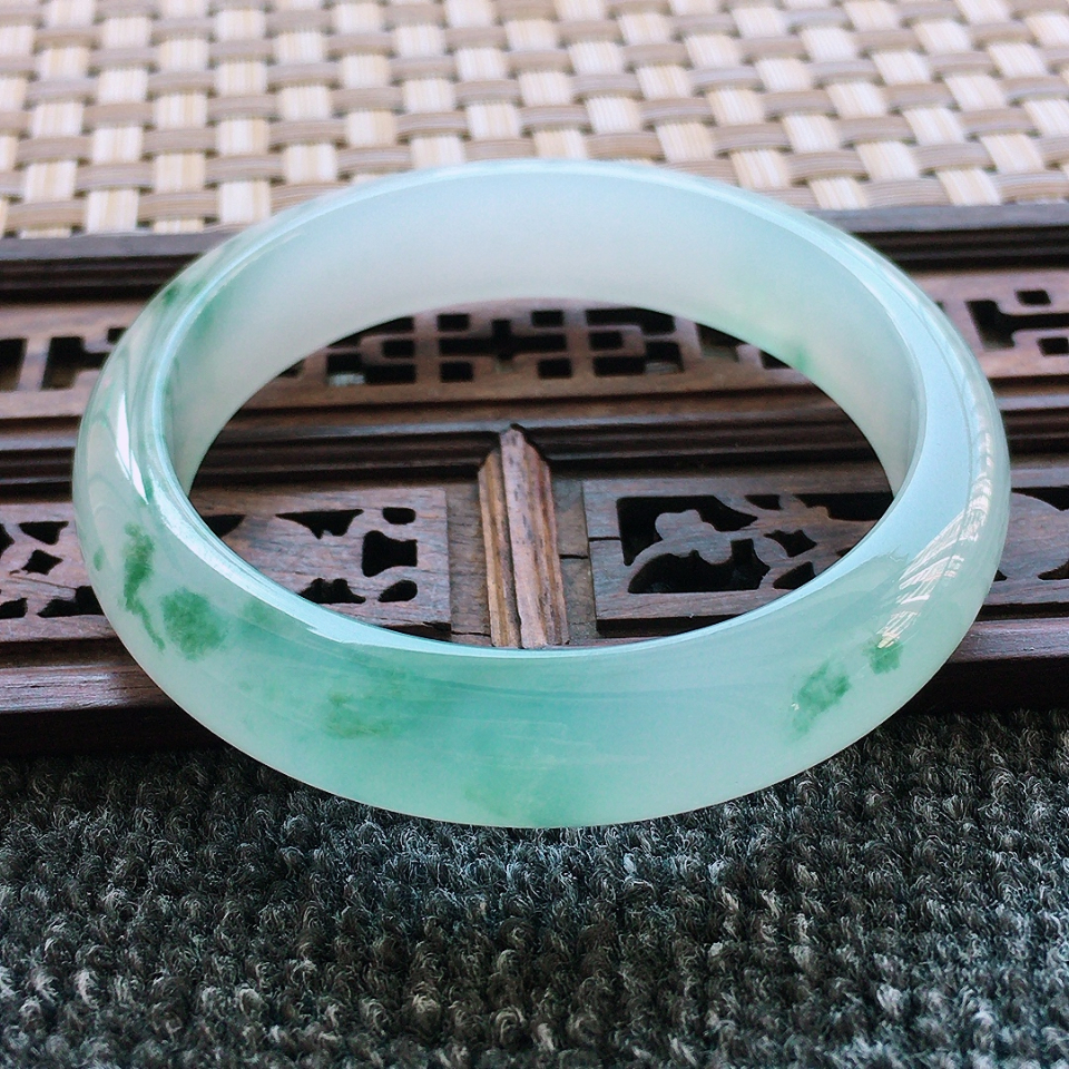 冰种飘花正装手镯58mm