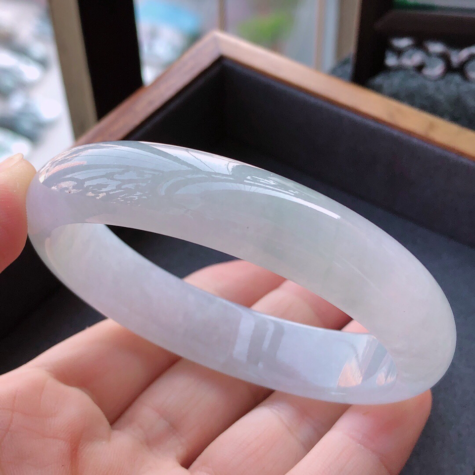 翡翠细糯种种水好贵妃手镯58mm