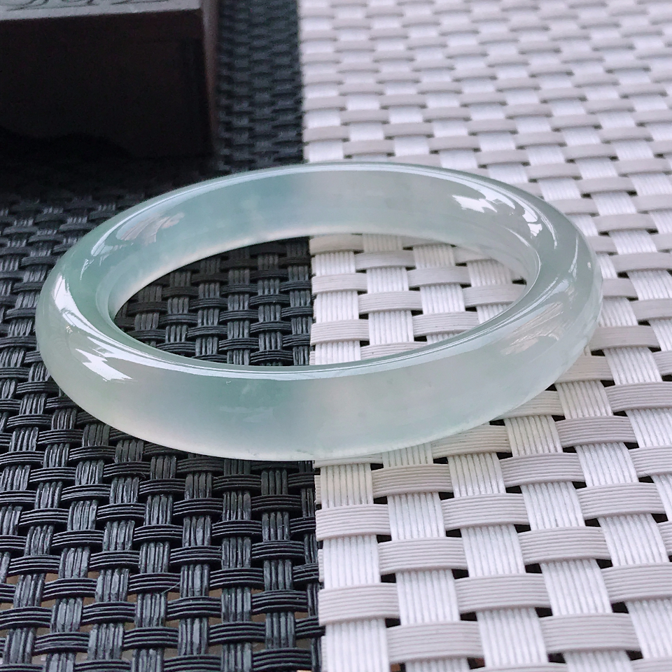 冰种起荧光圆条手镯52mm