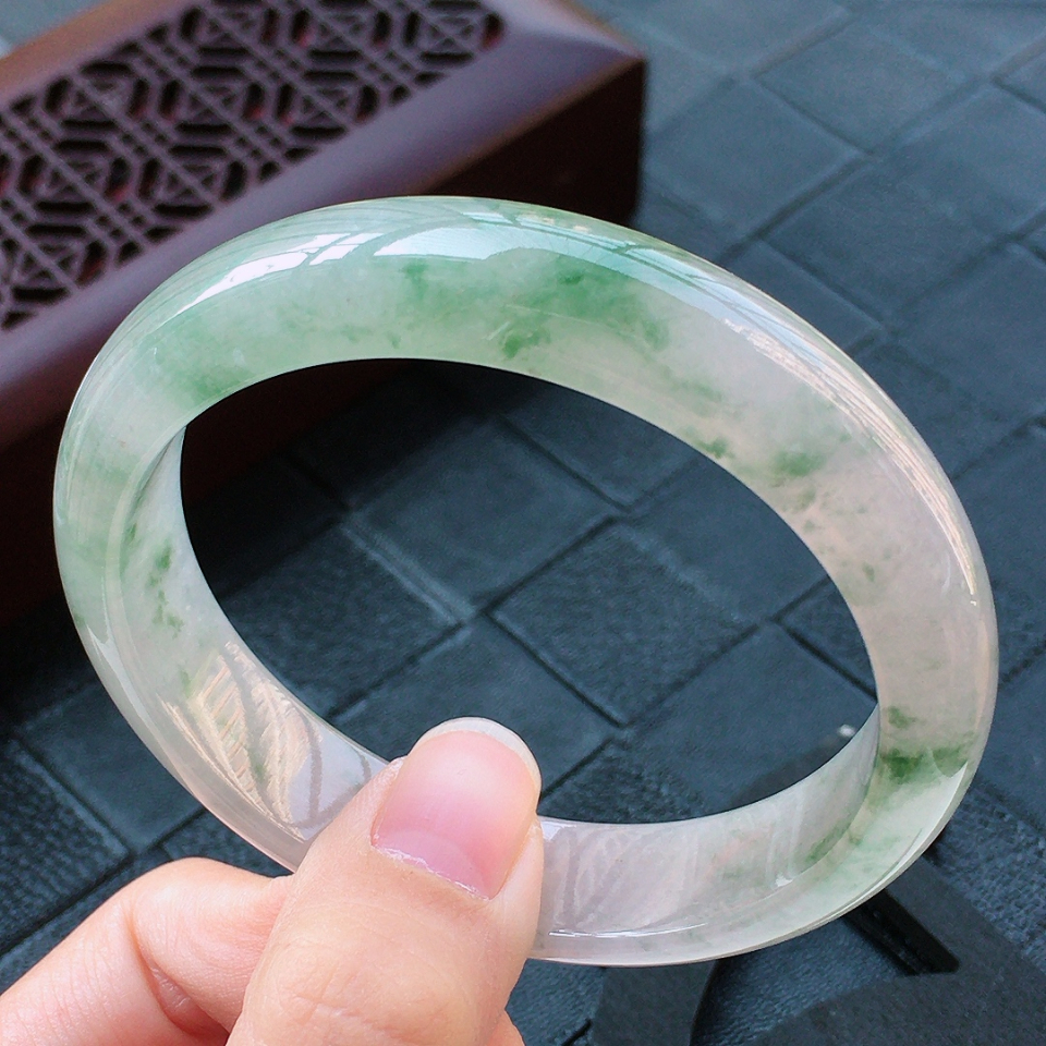 糯冰种飘花正装手镯57mm