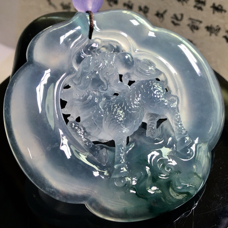 冰种飘花麒麟挂件翡翠