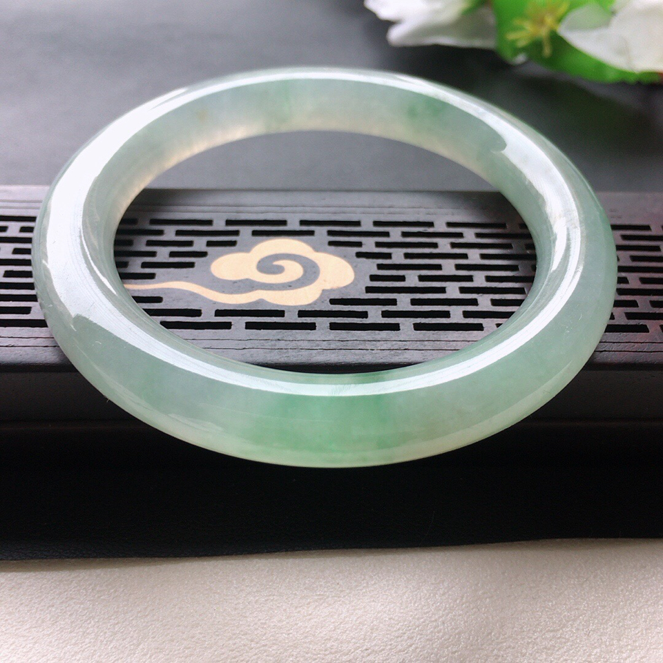 翡翠糯冰种飘花圆条手镯51mm