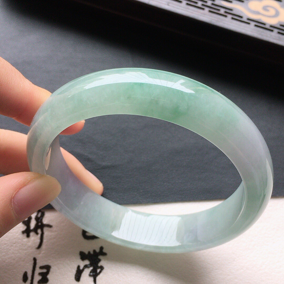 翡翠细糯种淡绿紫罗兰正圈手镯58mm