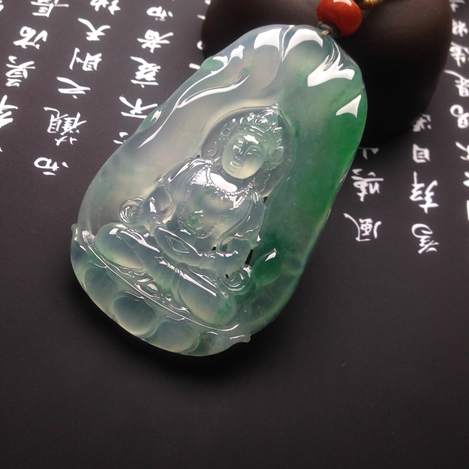 翡翠原石的魅力与市场的风云变幻