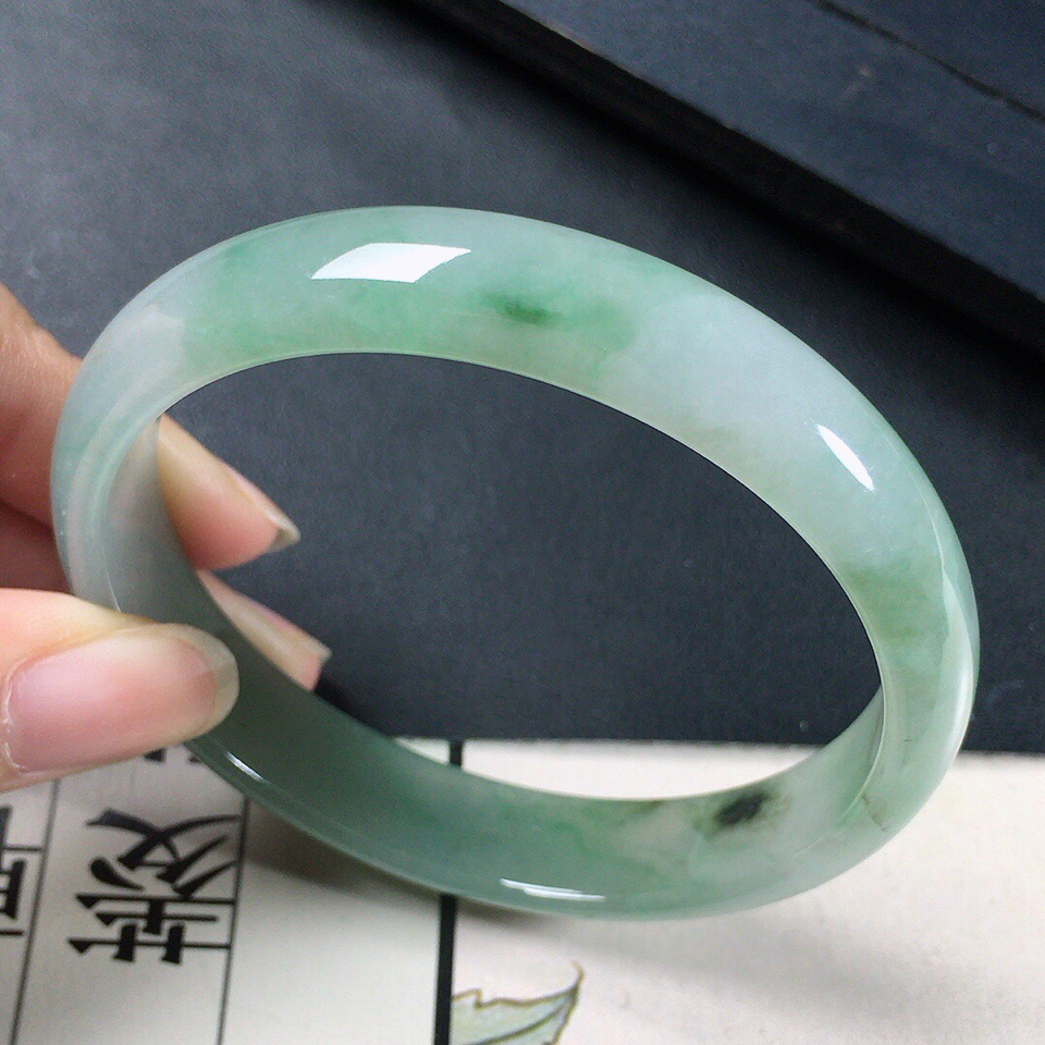 缅甸翡翠糯冰种飘花正圈手镯55mm