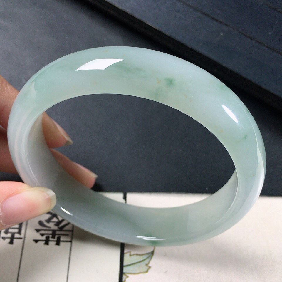 缅甸翡翠细糯种飘花正圈手镯59mm