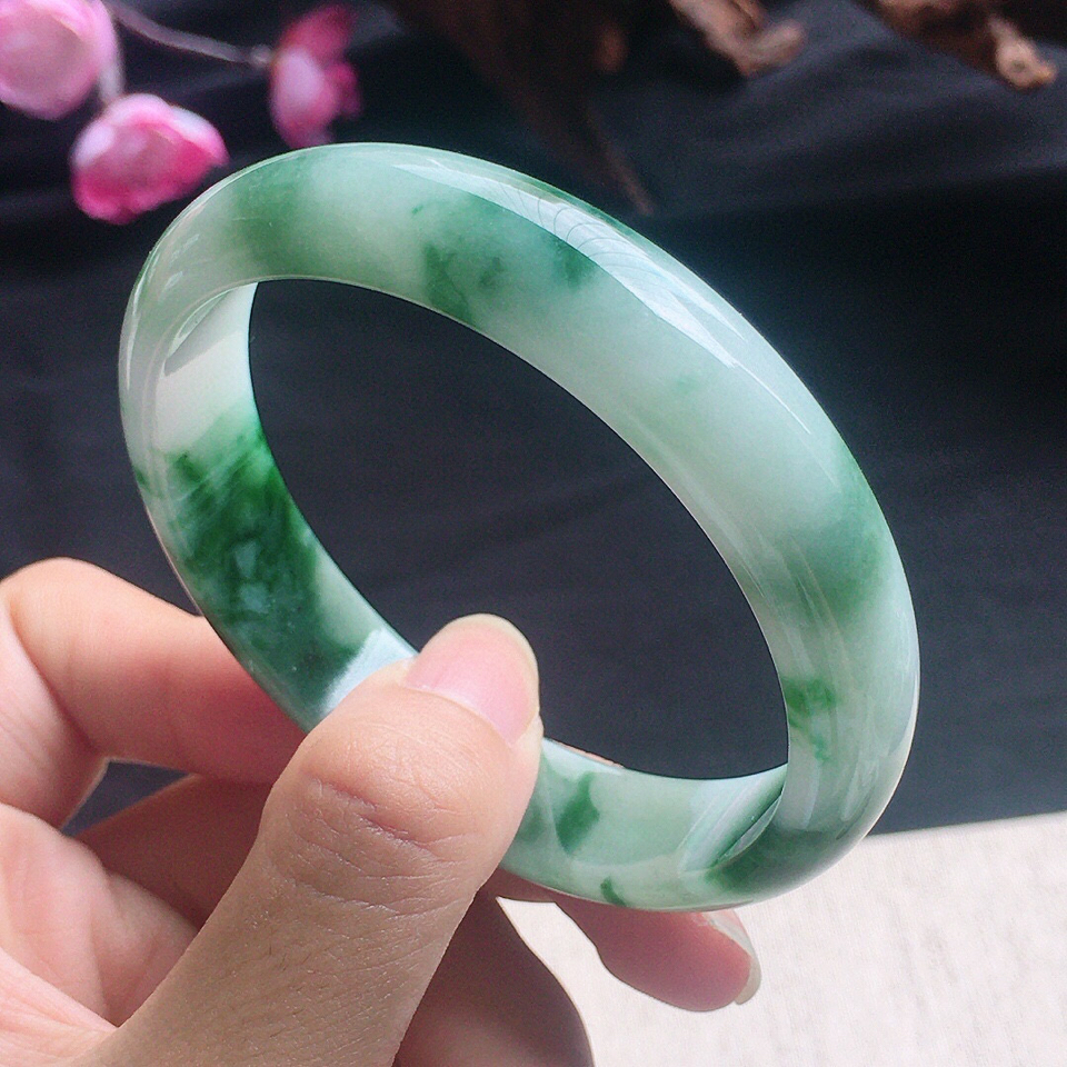 翡翠细糯种飘花正圈手镯55mm