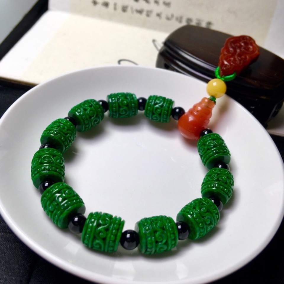 细糯种浓绿雕花路路通手串翡翠