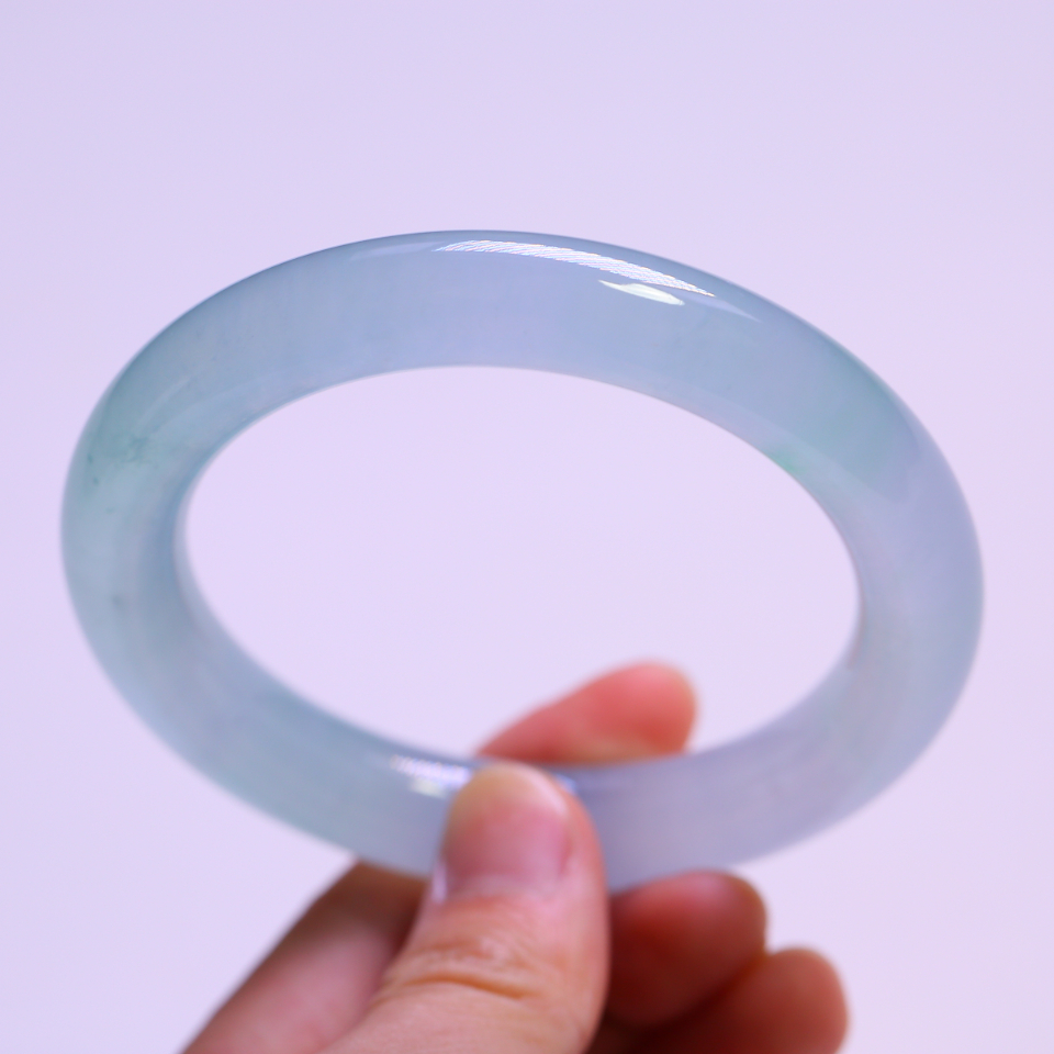 高冰春带彩圆条手镯