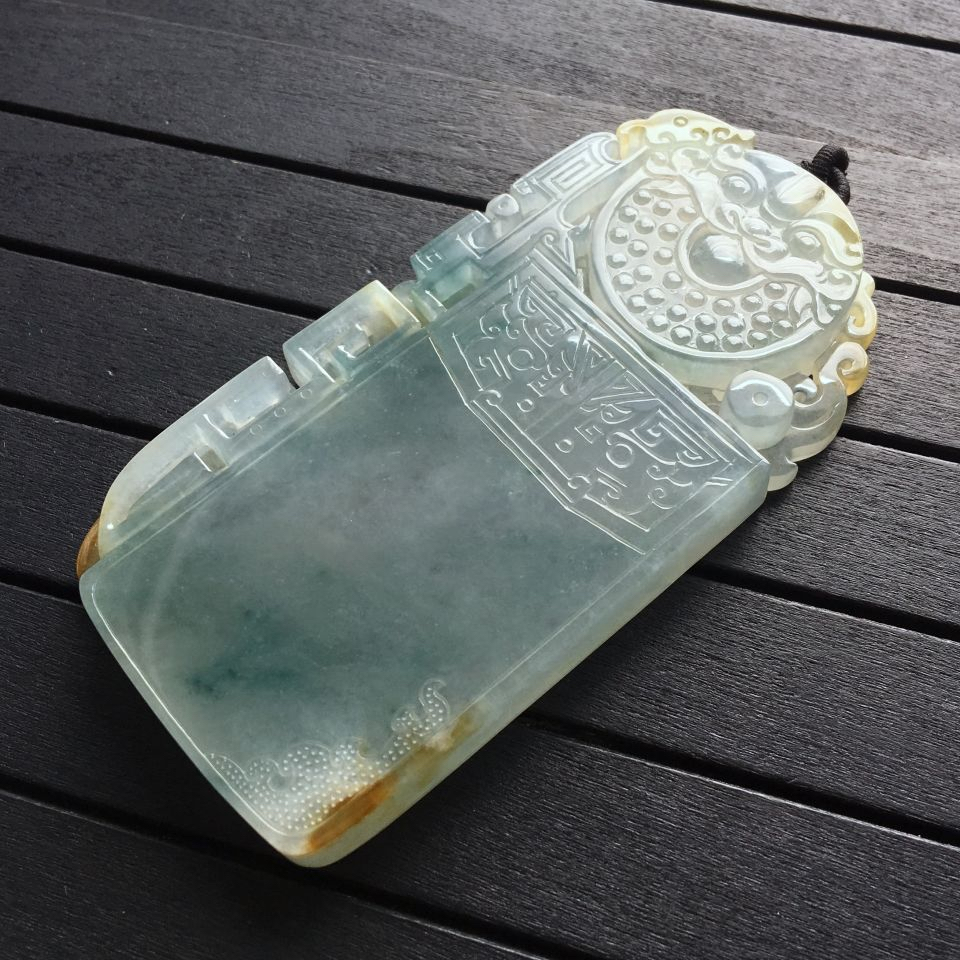 冰种飘花略带黄翡仿古牌挂件