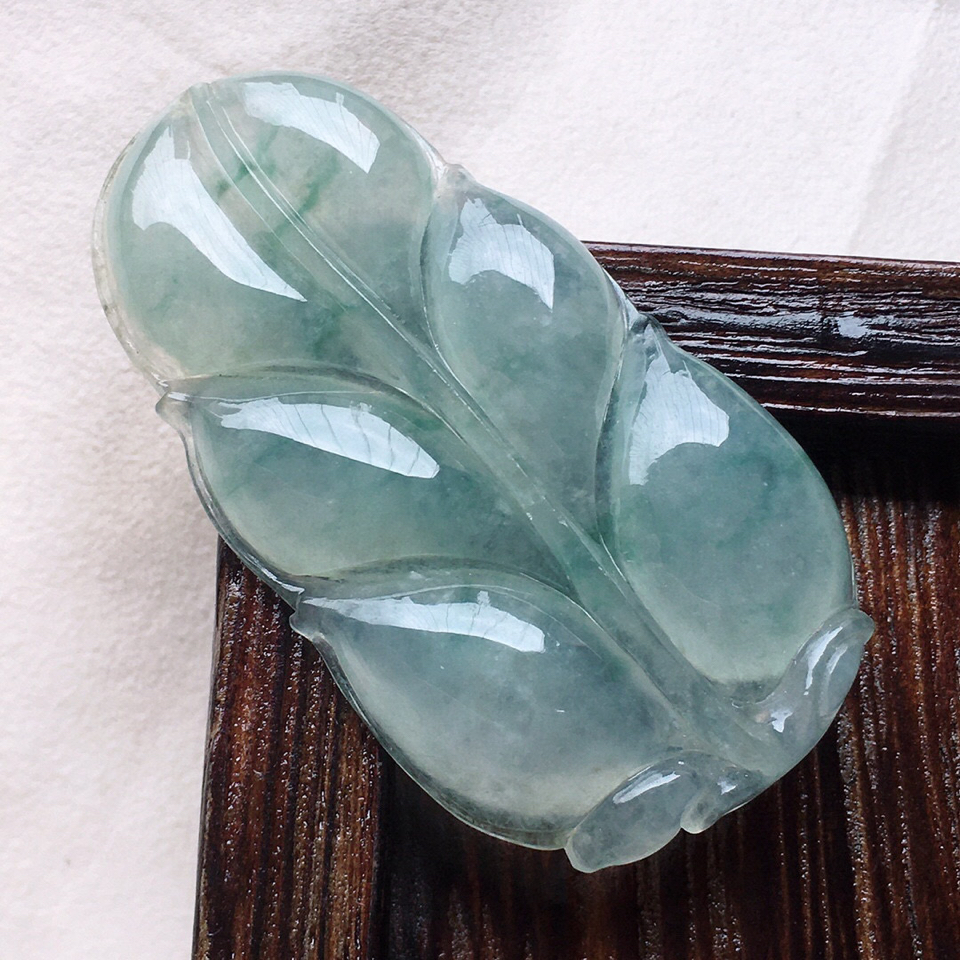 缅甸翡翠糯冰种飘花叶子吊坠