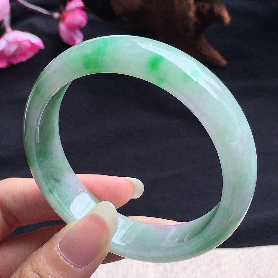 翡翠糯冰种淡绿正圈手镯55mm