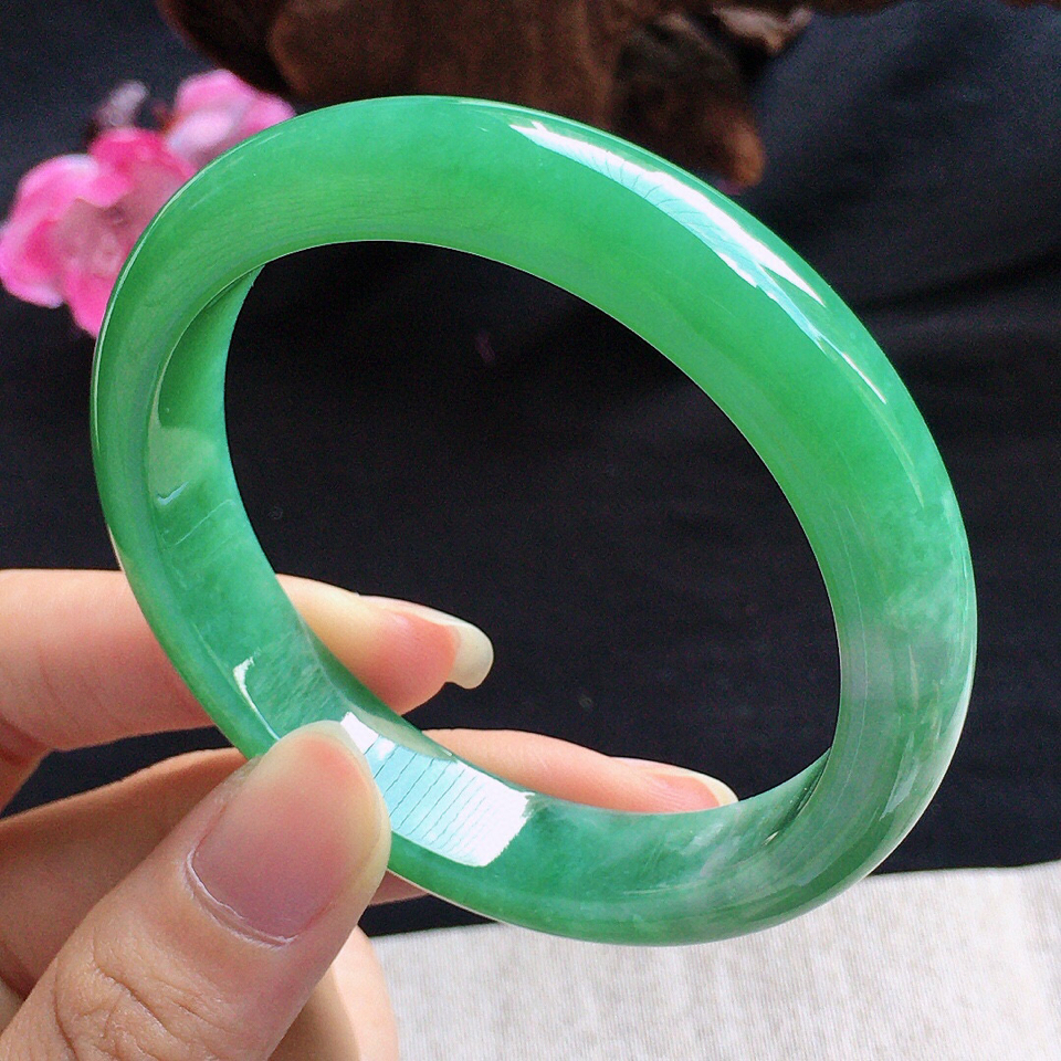 翡翠糯冰种满绿正圈手镯54mm