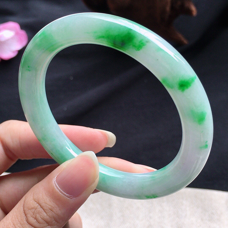 翡翠细糯种淡绿圆条手镯53mm