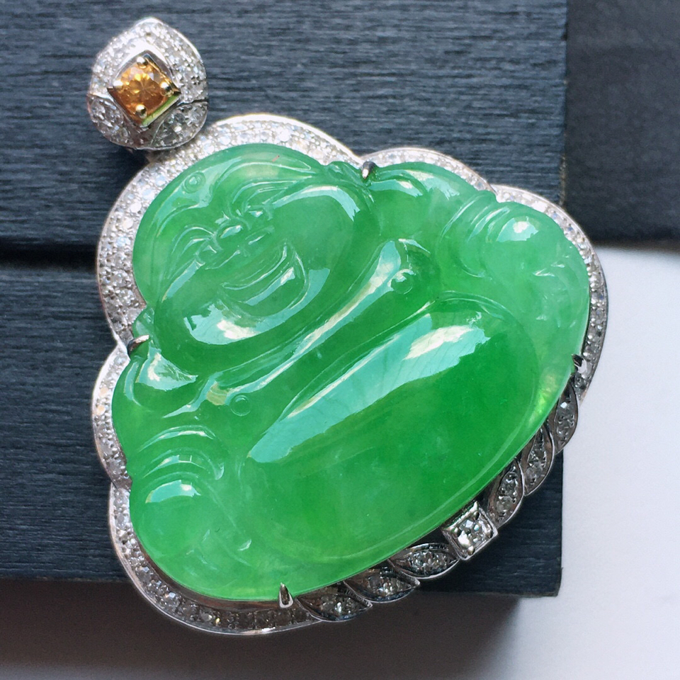 缅甸翡翠18k金伴钻镶嵌糯冰种保平安带绿佛公吊坠