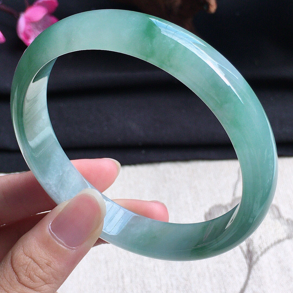 翡翠糯冰种飘花正圈手镯63mm