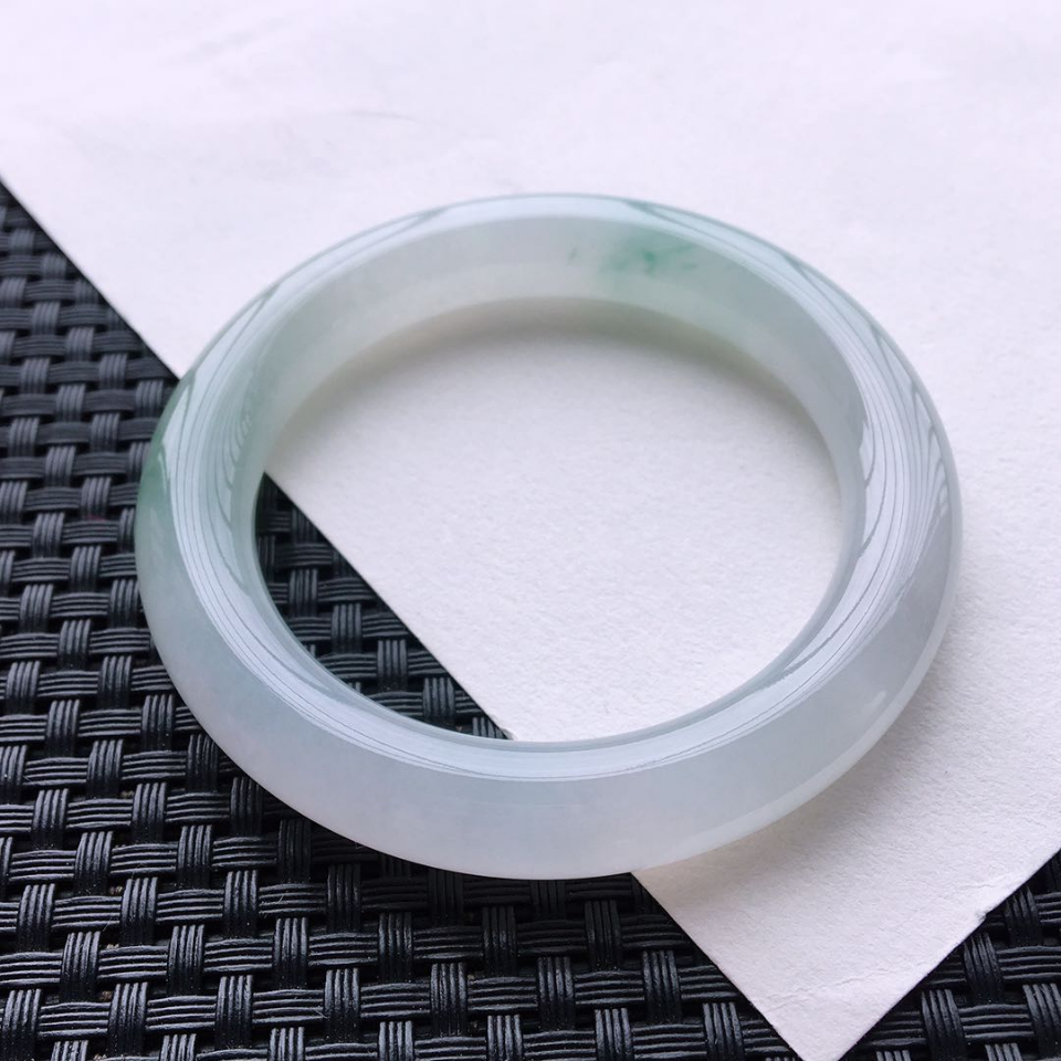 56mm冰糯飘花圆条手镯翡翠