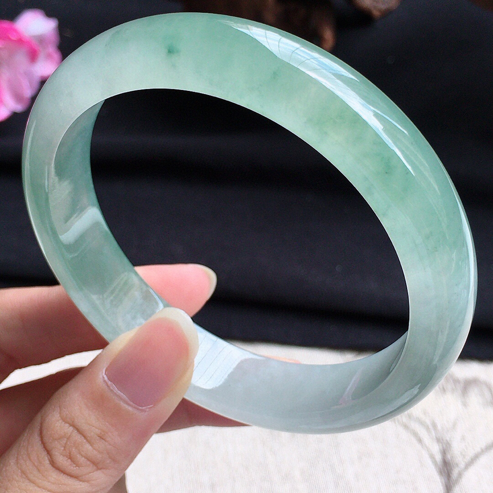 翡翠糯冰种飘花正圈手镯61mm