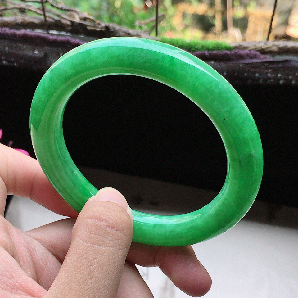 翡翠细糯种满绿圆条手镯54mm