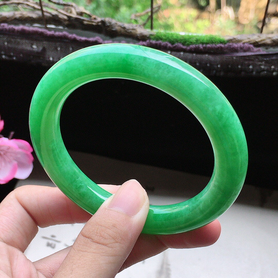 翡翠细糯种满绿圆条手镯54mm
