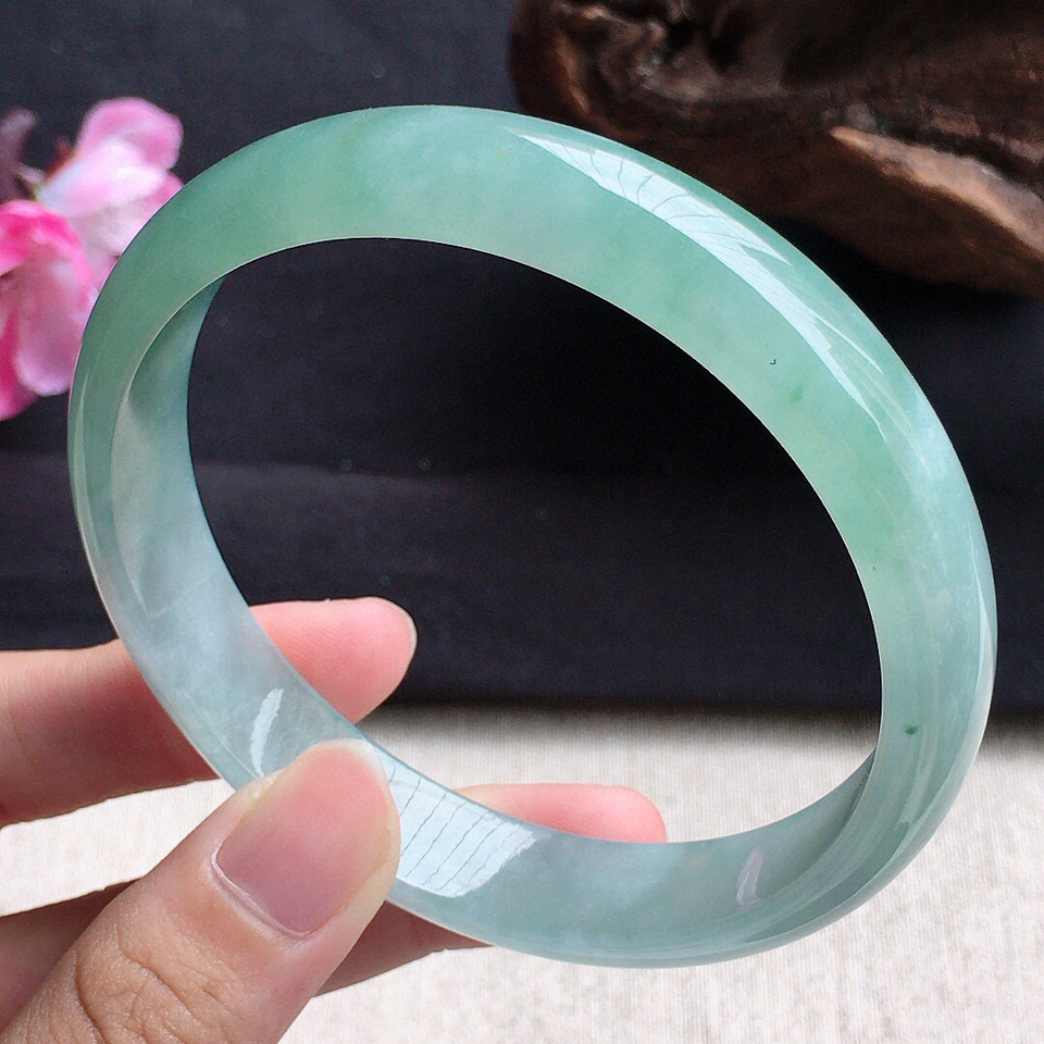 翡翠细糯种飘花正圈手镯63mm