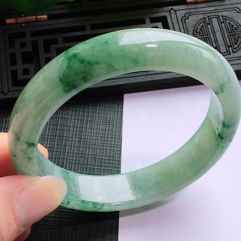 天然翡翠糯种飘花正圈手镯56mm