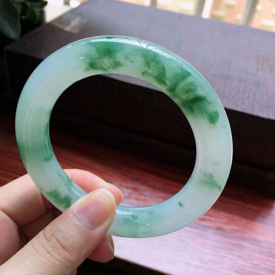 冰种飘花圆条手镯