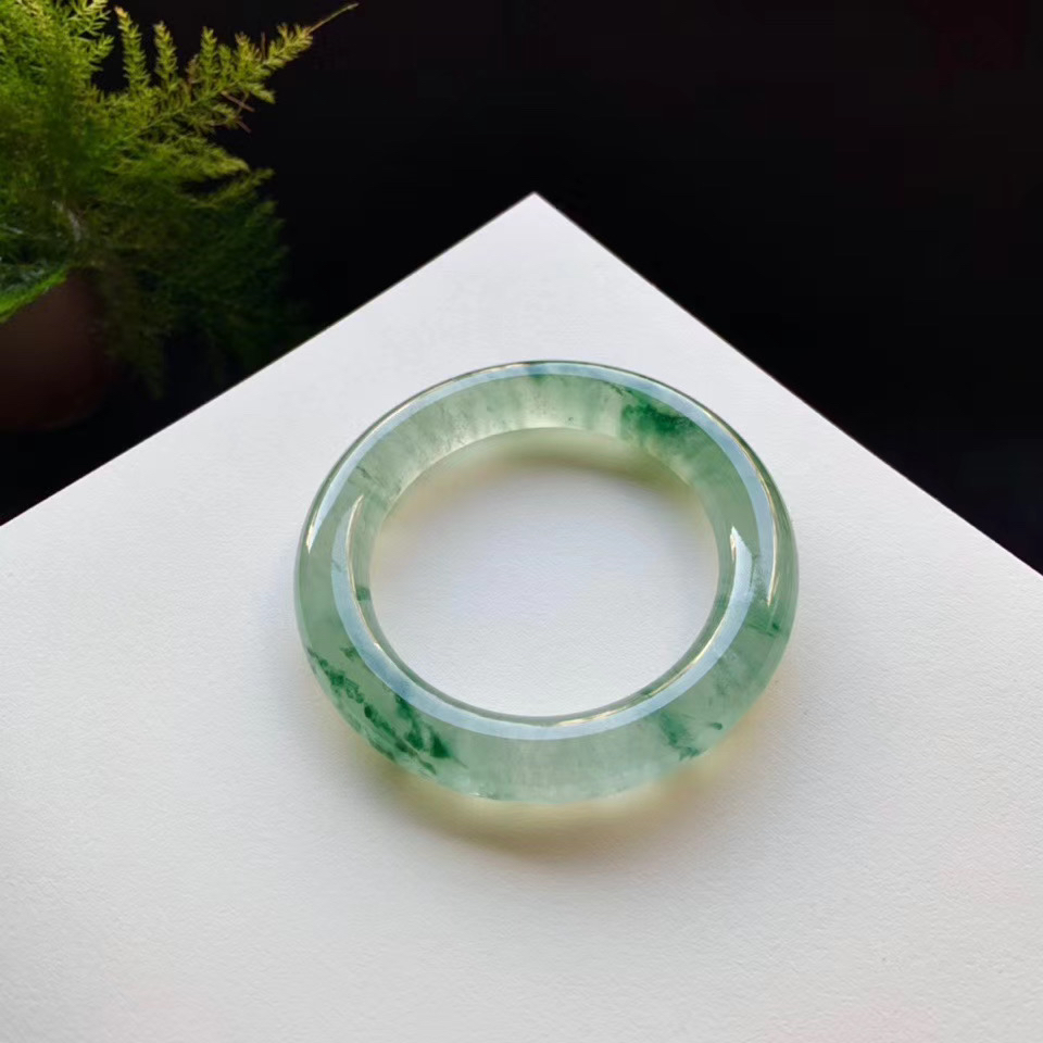 高冰飘花圆条翡翠手镯（59mm）