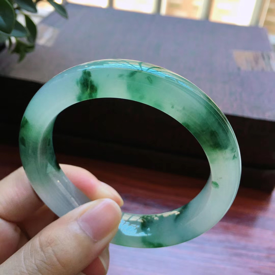 56圈口冰种飘花宽边手镯