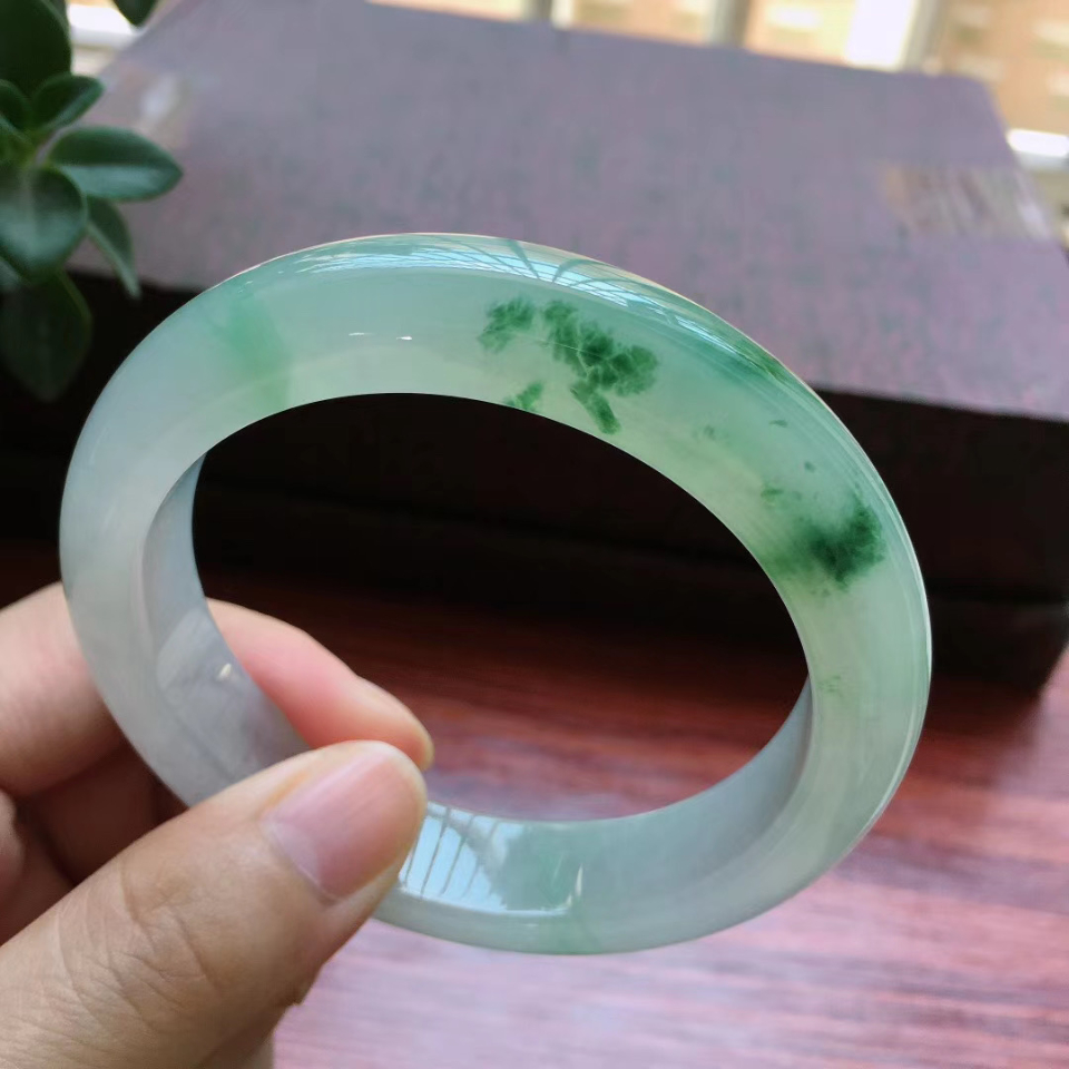 58圈口飘花宽边手镯