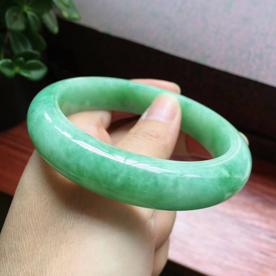 （超值推荐）57圈口满绿宽边手镯