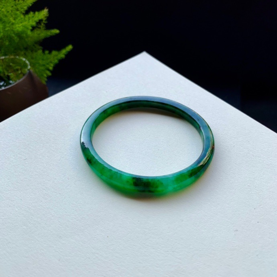 翡翠糯冰贵妃飘阳绿手镯（54mm）