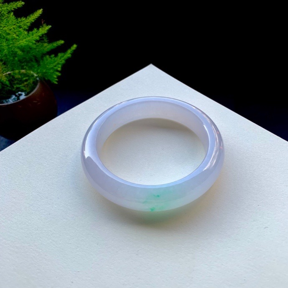 翡翠糯冰正圈淡春彩手镯（57.8mm）