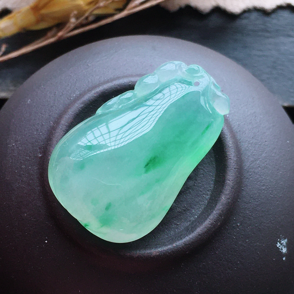冰种飘绿福瓜